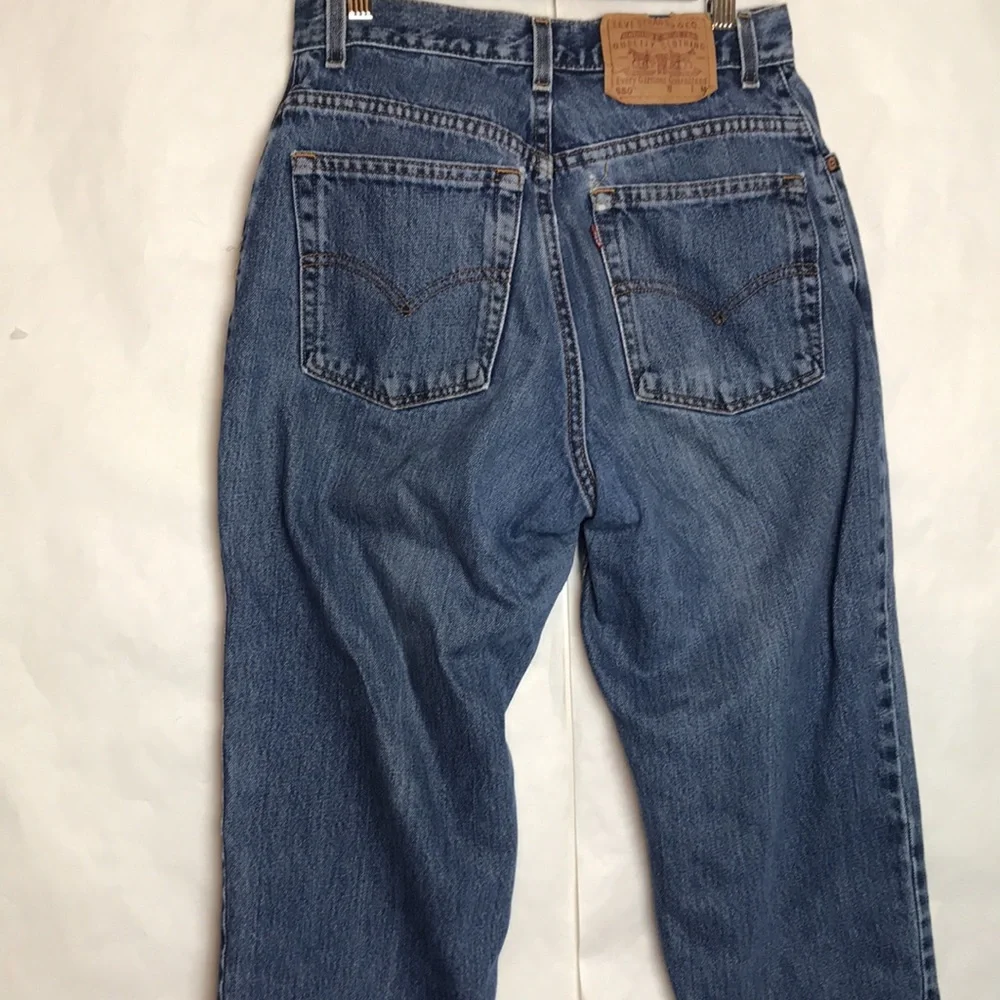 Vintage excellent used condition Levi’s tiny waist high waisted taper full leg